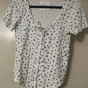 Aerie White and Blue Floral Button-Up Blouse